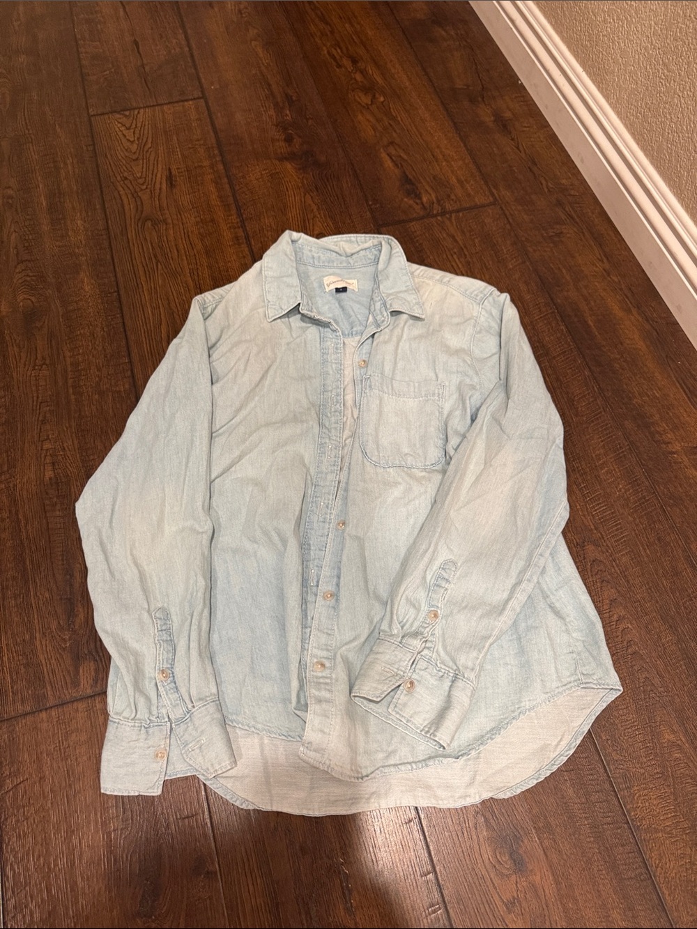 Universal Thread Light Blue Denim Button-Down Shirt for Men